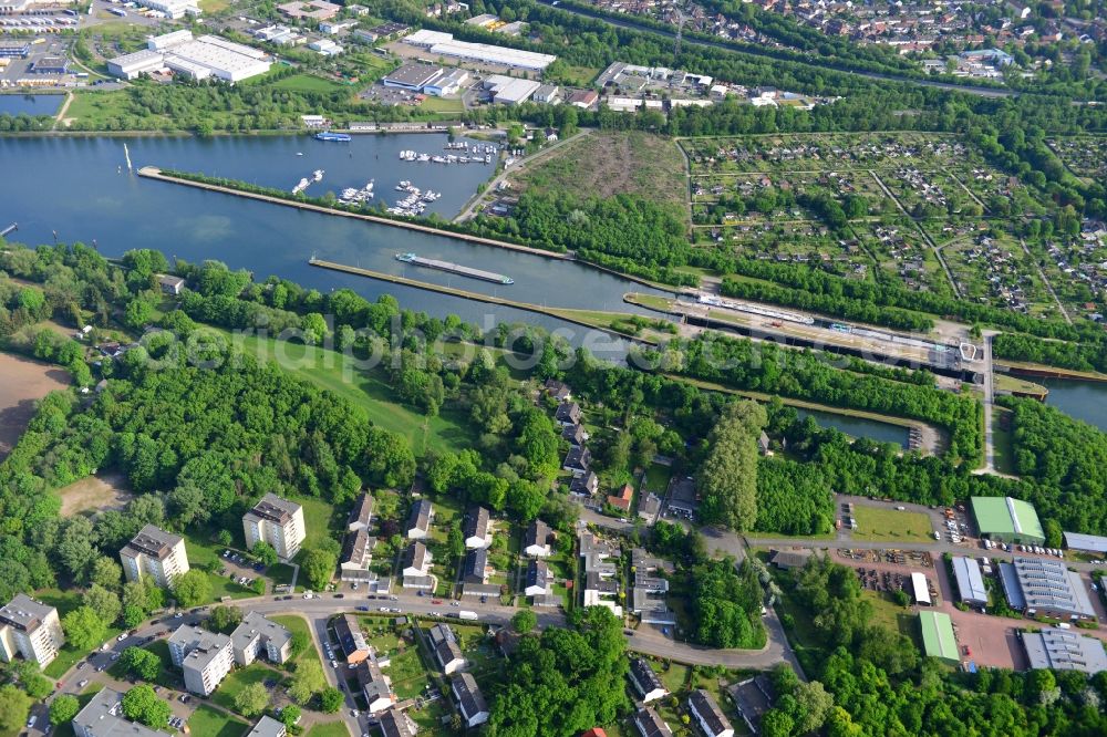 Aerial image Herne - View from north to south across the Rhine-Herne Canal at the lock Herne-Ost in Herne in North Rhine-Westphalia