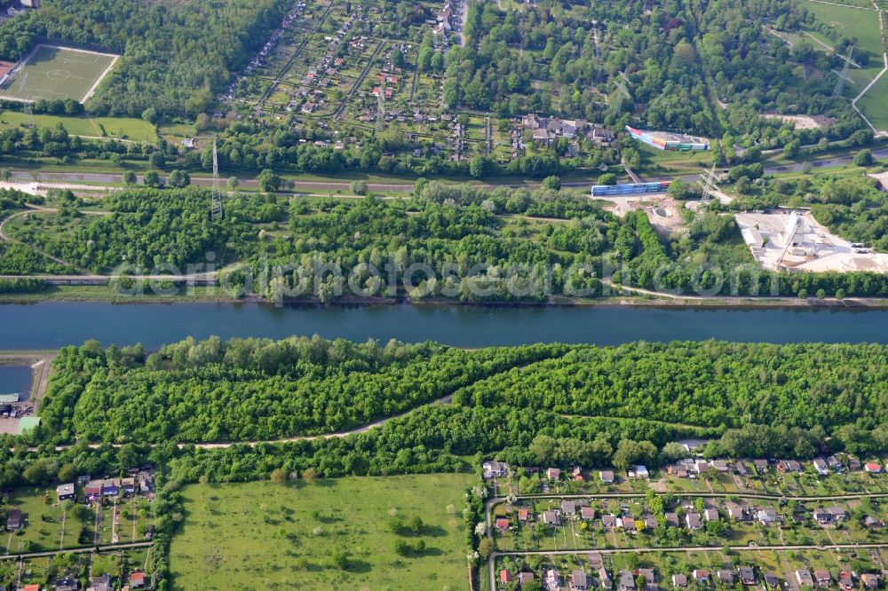 Aerial photograph Herne - View from south to north across the Rhine-Herne Canal in Herne in North Rhine-Westphalia