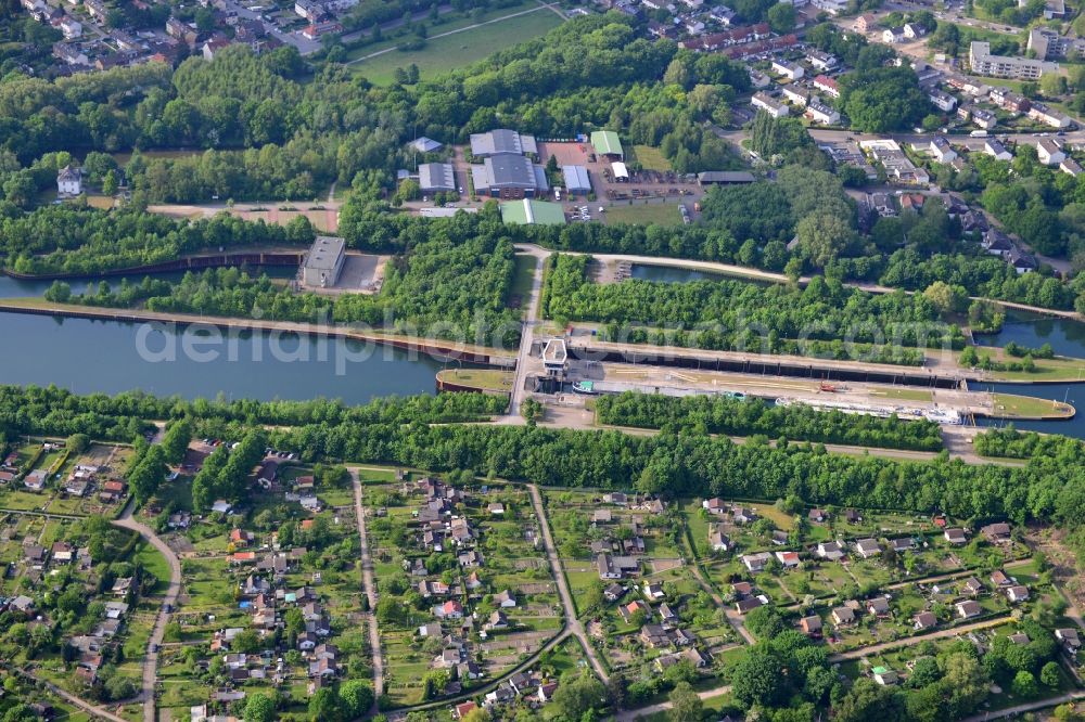 Aerial image Herne - View from south to north across the Rhine-Herne Canal at the lock Herne-Ost in Herne in North Rhine-Westphalia