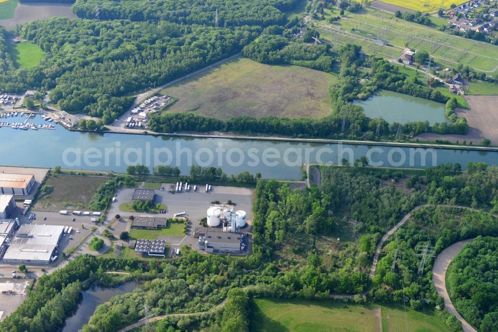 Aerial photograph Herne - View from south to north across the Rhine-Herne Canal at the industrial park Frederick the Great in Herne in North Rhine-Westphalia