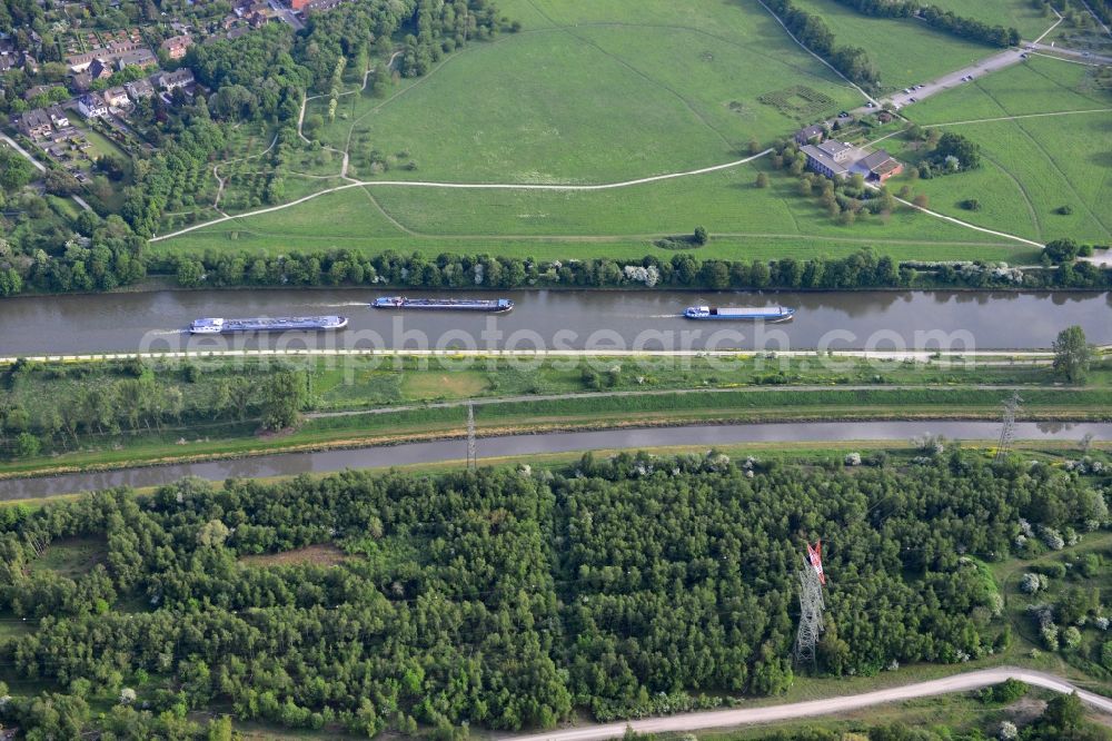 Aerial image Oberhausen - View from north to south across the Rhine-Herne Canal at the Emscher landscape garden in Oberhausen in North Rhine-Westphalia