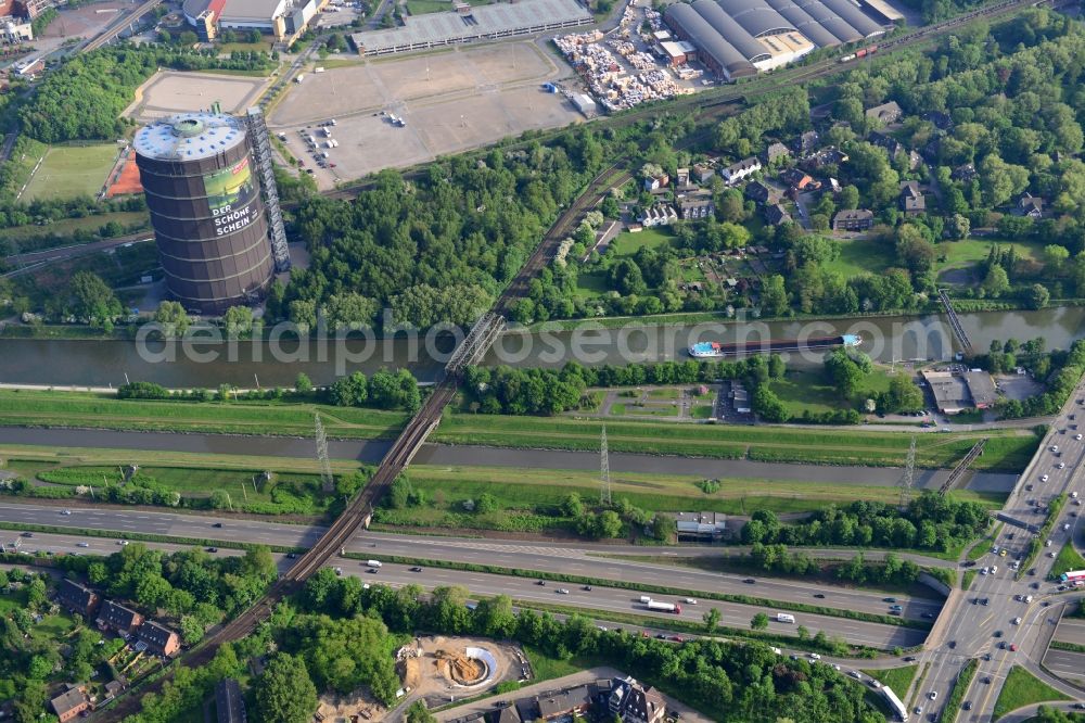 Aerial image Oberhausen - View from north to south across the Rhine-Herne Canal at the Sterkrader Strassen-Bridge B 223 and a railway bridge in Oberhausen in North Rhine-Westphalia