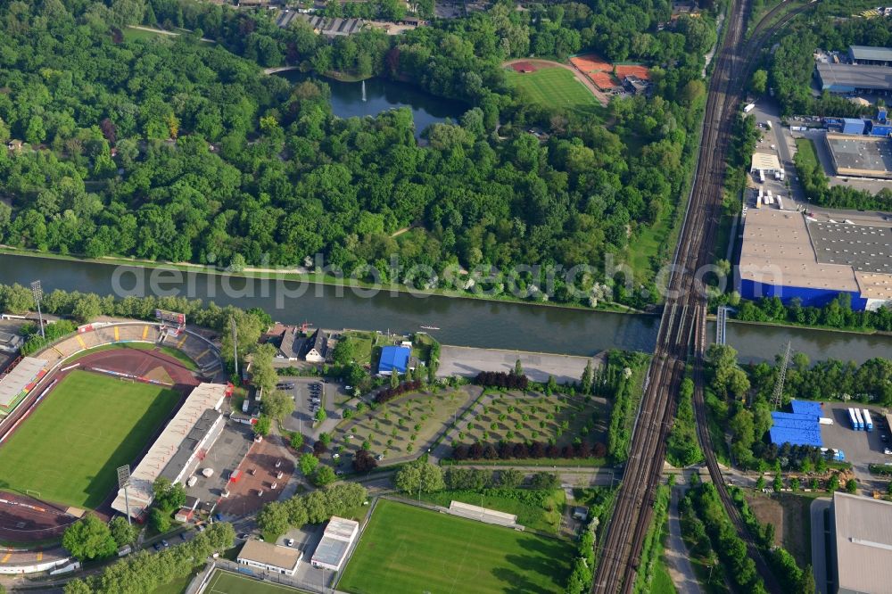 Oberhausen from above - View from north to south across the Rhine-Herne Canal at the Stadium Niederrhein in Oberhausen in North Rhine-Westphalia