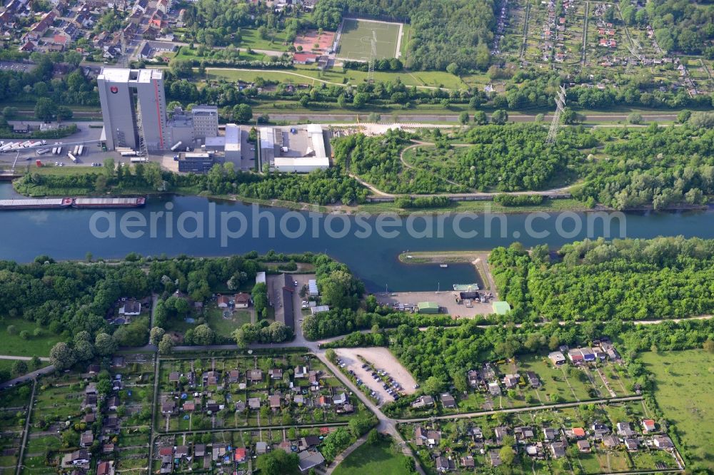 Recklinghausen from above - View from south to north along the Rhine-Herne Canal in Recklinghausen at the Stadthafen Recklinghausen in North Rhine-Westphalia