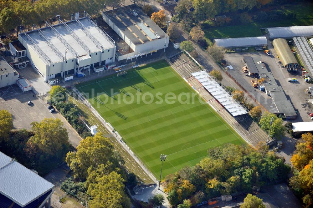 Mannheim from the bird's eye view: Das Rhein-Neckar-Stadion in Mannheim Baden-Württemberg, ist die Heimspielstätte des VfR Mannheim und liegt direkt an der Theodor-Heuss-Anlage. Das Stadion ist ein reines Fußballstadion und verfügt über eine Flutlichtanlage. The Rhein Neckar Stadium in Mannheim Baden-Wuerttemberg, is the home playground of the VfR Mannhein and lays on the Theodor-Heuss-Anlage. The stadium is only for football and has floodlights.