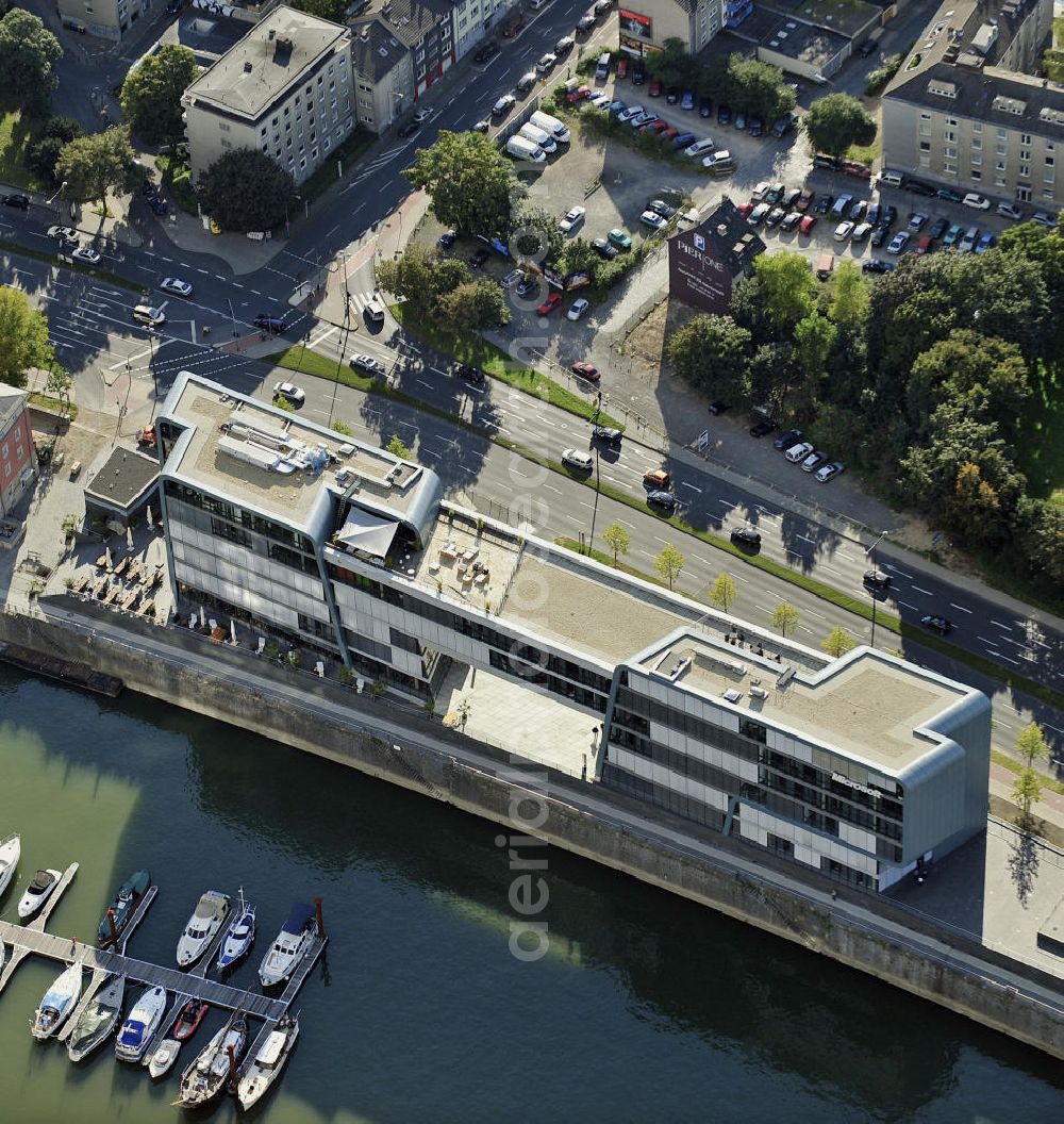 Aerial image Köln - Blick auf das RheinauArtOffice, die Geschäftsstelle Köln der Microsoft Deutschland GmbH am Rheinauhafen. View of the RheinauArtOffice, the Cologne office of Microsoft Germany on Rheinauhafen.