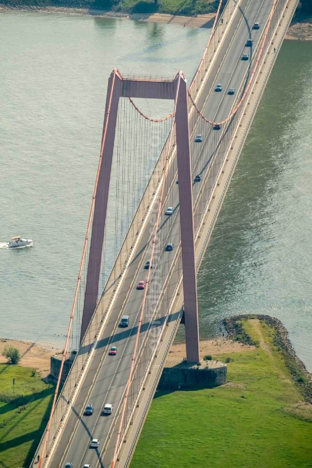 Emmerich from the bird's eye view: Bridge structure Rhine bridge Emmerich on the Rhine River along the federal road B 220 in North Rhine-Westphalia