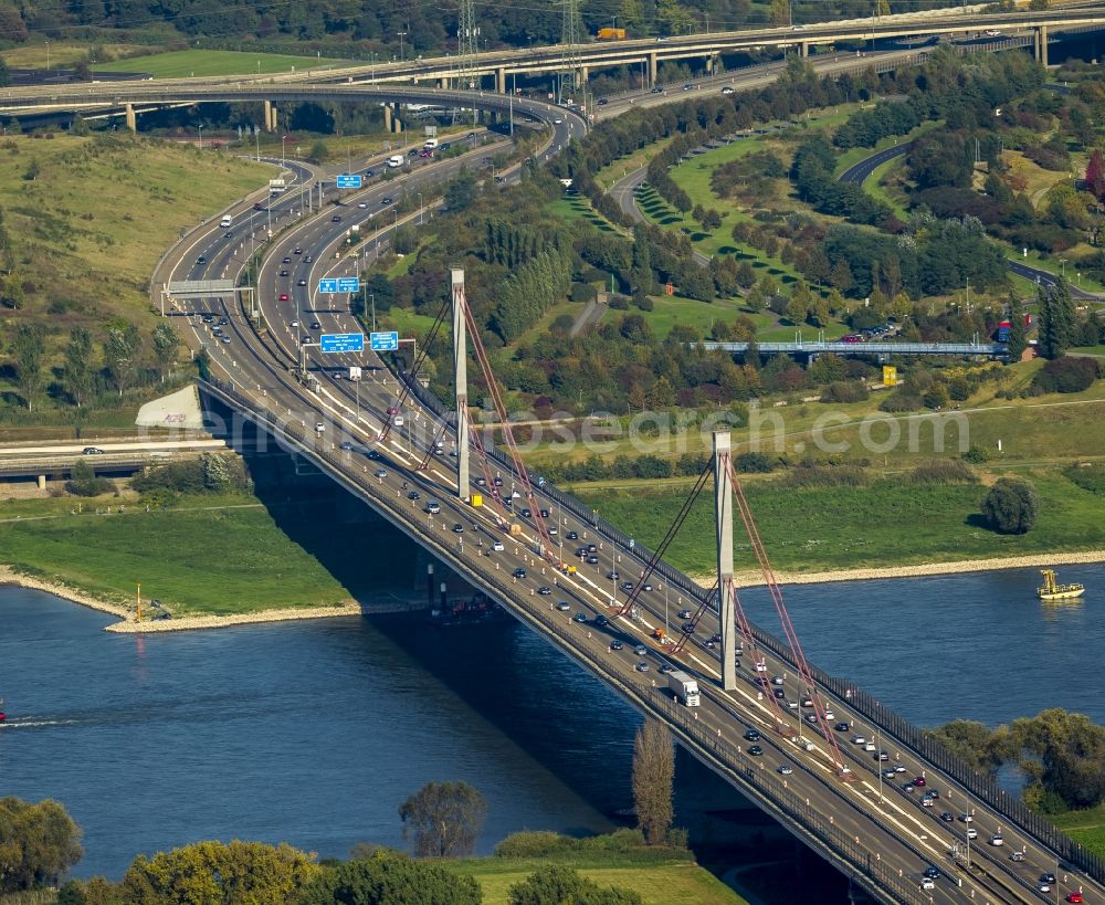 Aerial photograph Leverkusen - Rhine Bridge - Highway bridge the BAB A1 - E37 in Wiesdorf district in Leverkusen in North Rhine-Westphalia