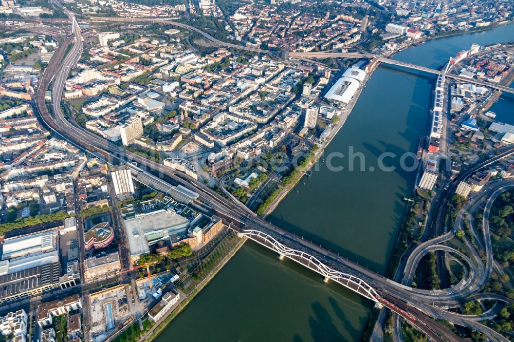 Aerial image Ludwigshafen am Rhein - Construction to renovation work on the to be reconstructed road bridges between Mannheim and Ludwigshafen in Ludwigshafen am Rhein in the state Rhineland-Palatinate, Germany