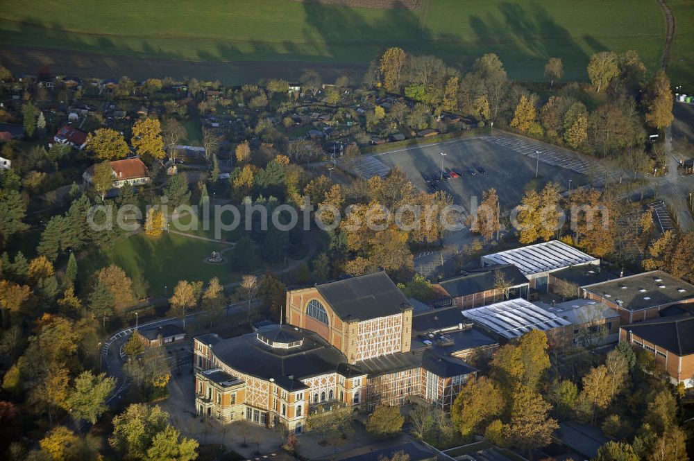 Bayreuth from above - Das Richard-Wagner-Festspielhaus auf dem Grünen Hügel. In dem 1872 erbauten Haus finden seit 1876 regelmäßig die Bayreuther Festspiele statt. Das Richard Wagner Festival Theatre on the Green Hill.