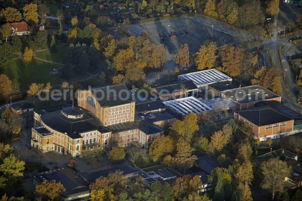 Aerial image Bayreuth - Das Richard-Wagner-Festspielhaus auf dem Grünen Hügel. In dem 1872 erbauten Haus finden seit 1876 regelmäßig die Bayreuther Festspiele statt. Das Richard Wagner Festival Theatre on the Green Hill.