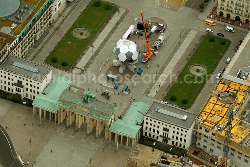 Berlin from the bird's eye view: Blick auf den Riesenfußball zur Weltmeisterschaft vor dem Brandenburger Tor