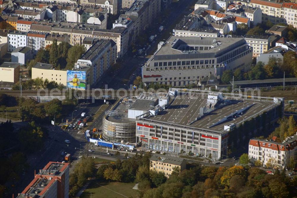 Berlin-Lichtenberg from the bird's eye view: Berlin 17.10.06 Blick auf den dritten Bauabschnitt des Ring-Center an der Frankfurter Allee in Berlin-Lichtenberg.