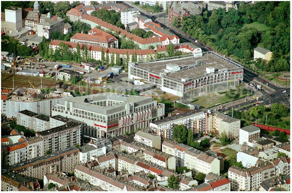 Berlin from the bird's eye view: 22.08.2004, Blick auf das Ring-Center in Berlin Friedrichshain Ring Center, Frankfurter Allee 111, 10247 Berlin Tel.: 030 / 422 647 0, Fax: 030 / 422 647 29 ECE Projektmanagement G.m.b.H. & Co. KG, Vermietung Heegbarg 30, 22391 Hamburg Telefon (040) 60 60 6-701, Telefax (040) 60 60 6-777 E-Mail shop@ece.de