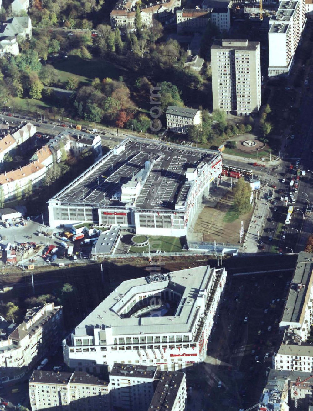 Berlin - Lichtenberg from the bird's eye view: Ring-Center II der ECE Hamburg nach der Eröffnung des zweiten Bauabschnittes an der Frankfurter Allee in Berlin.