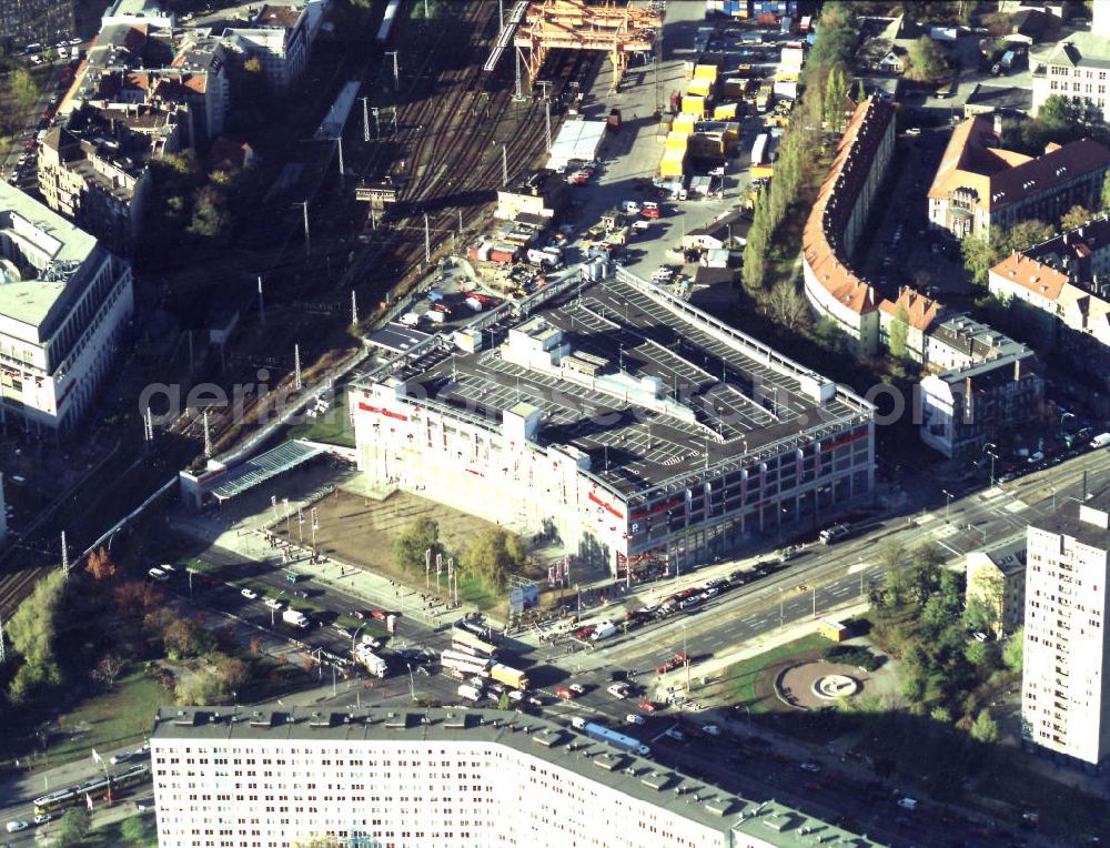 Aerial photograph Berlin - Lichtenberg - Ring-Center II der ECE Hamburg nach der Eröffnung des zweiten Bauabschnittes an der Frankfurter Allee in Berlin.