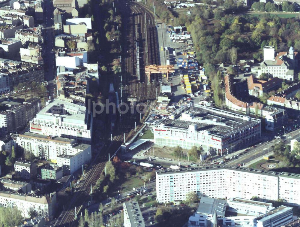 Berlin - Lichtenberg from the bird's eye view: Ring-Center II der ECE Hamburg nach der Eröffnung des zweiten Bauabschnittes an der Frankfurter Allee in Berlin.