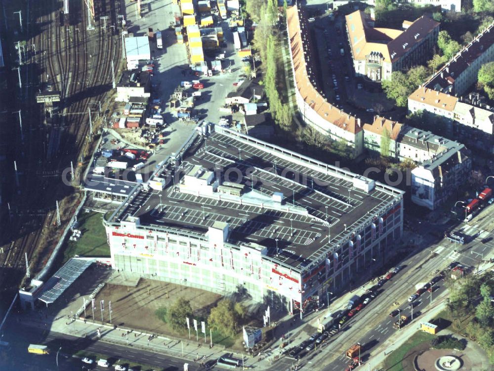 Berlin - Lichtenberg from above - Ring-Center II der ECE Hamburg nach der Eröffnung des zweiten Bauabschnittes an der Frankfurter Allee in Berlin.