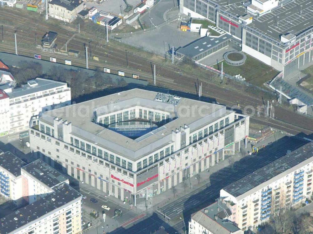 Berlin Lichtenberg from the bird's eye view: Ringcenter an der Frankfurter-Allee in Berlin Lichtenberg