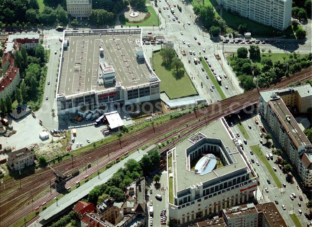 Aerial photograph Berlin - Friedrichshain - Ringcenter 1 und 2 an der Frankfurter Allee in Berlin - Friedrichshain.