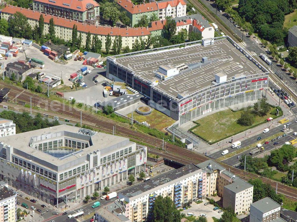 Aerial photograph Berlin - Lichtenberg - Ringcenter 1 und 2 an der Frankfurter-Allee in Berlin Lichtenberg. Ein Projekt der ECE-Projektmanagement GmbH