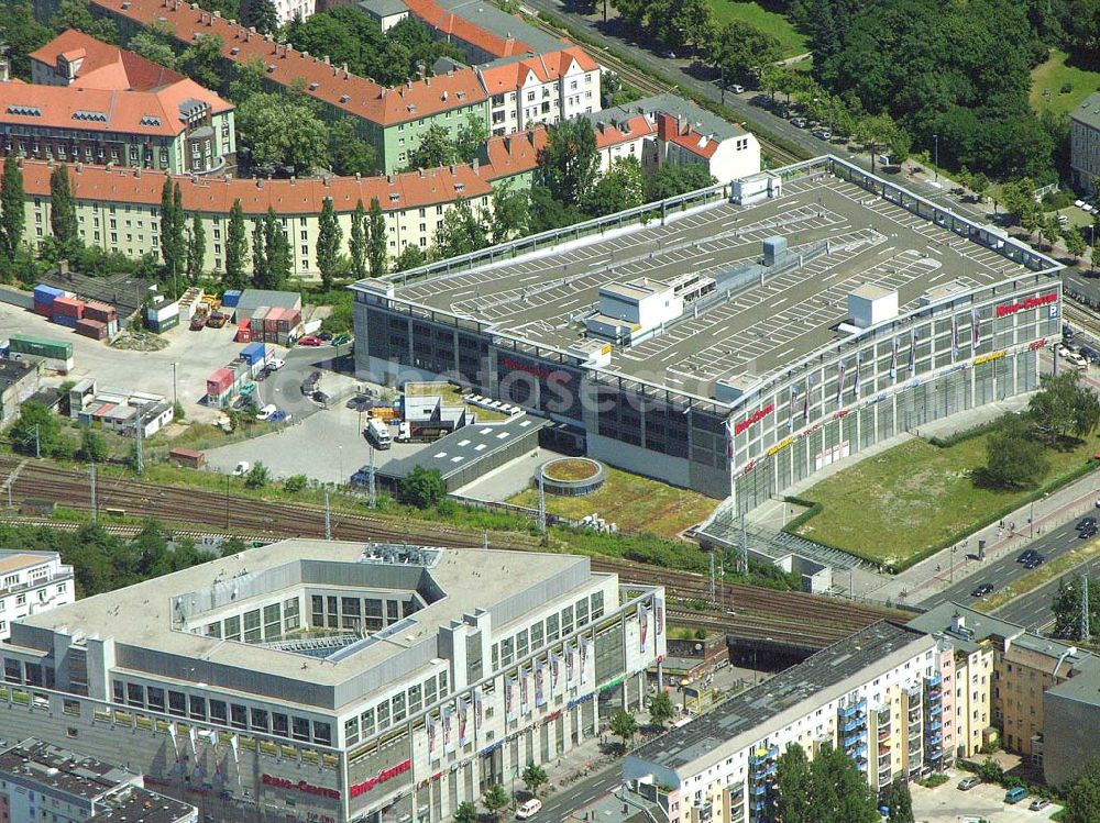 Berlin - Lichtenberg from above - Ringcenter 1 und 2 an der Frankfurter-Allee in Berlin Lichtenberg. Ein Projekt der ECE-Projektmanagement GmbH