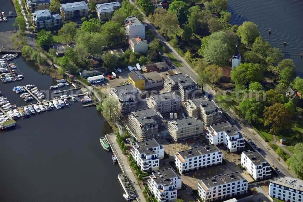 Aerial photograph Berlin, Friedrichshain, Stralau - The STRATEGIS AG builds on the peninsula Stralau in Berlin-Friedrichshain Tunnelstrasse 48-49 under the project name Riverside - Living on the Spree quality living space