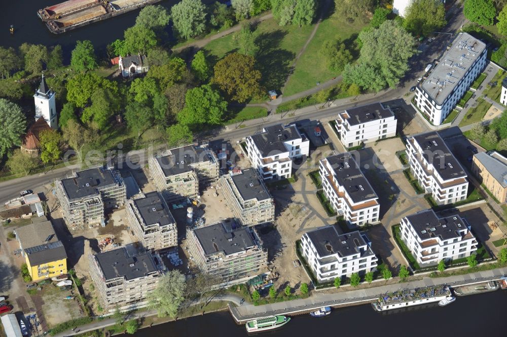 Aerial image Berlin, Friedrichshain, Stralau - The STRATEGIS AG builds on the peninsula Stralau in Berlin-Friedrichshain Tunnelstrasse 48-49 under the project name Riverside - Living on the Spree quality living space