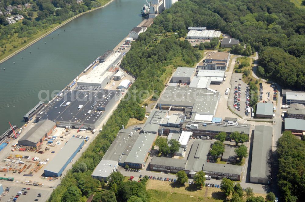 Kiel from the bird's eye view: Blick auf das Gelände der Boattec GmbH am Ufer des Nord-Ostsee-Kanal in Kiel in Schleswig-Holstein / SH, Kontakt: