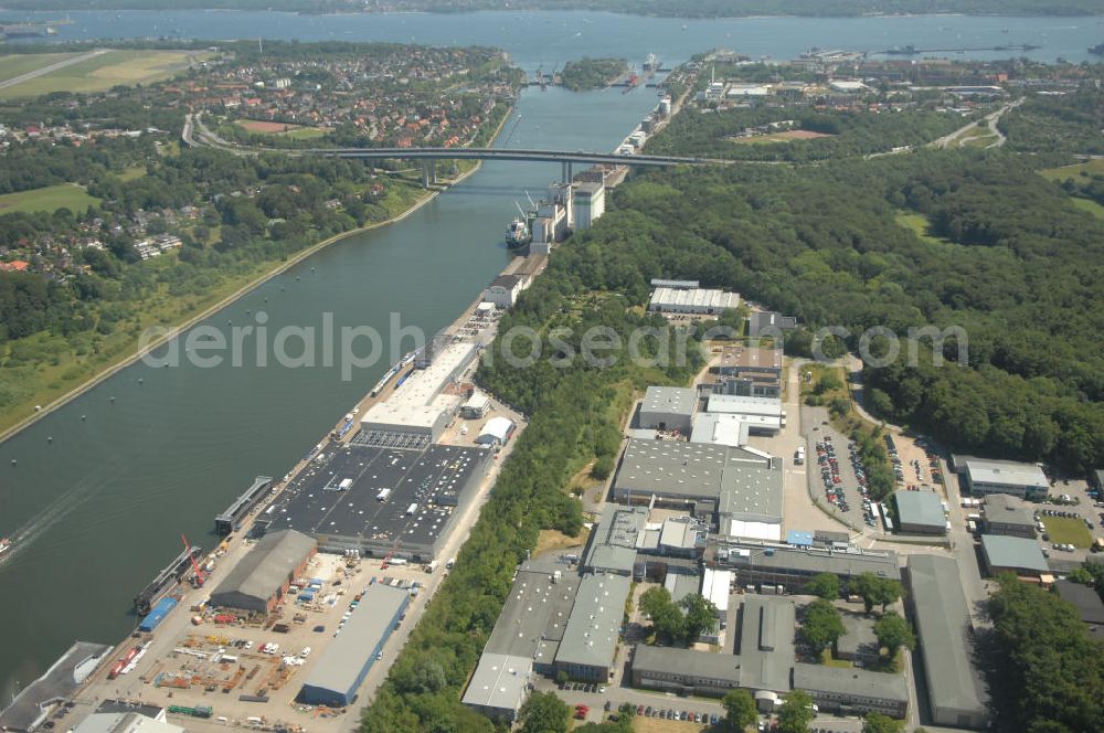 Aerial photograph Kiel - Blick auf das Gelände der Boattec GmbH am Ufer des Nord-Ostsee-Kanal in Kiel in Schleswig-Holstein / SH, Kontakt: