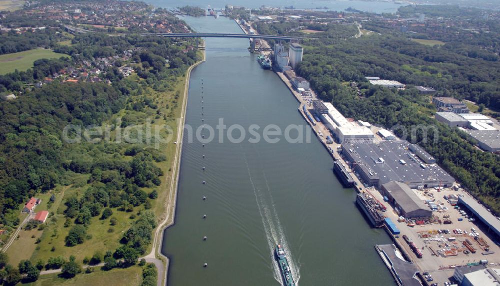 Aerial photograph Kiel - Blick auf das Gelände der Boattec GmbH am Ufer des Nord-Ostsee-Kanal in Kiel in Schleswig-Holstein / SH, Kontakt: