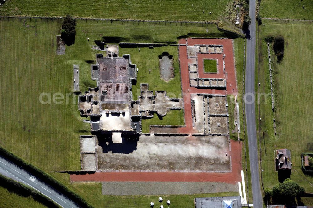 Wroxeter from the bird's eye view: Blick auf die Ruinen eines römischen Bades bei Wroxeter. Hier befand sich während der Römerzeit die Stadt Viroconium Cornoviorum. Look at the ruins of a Roman bath in Wroxeter. The Roman city of Viroconium was located here.