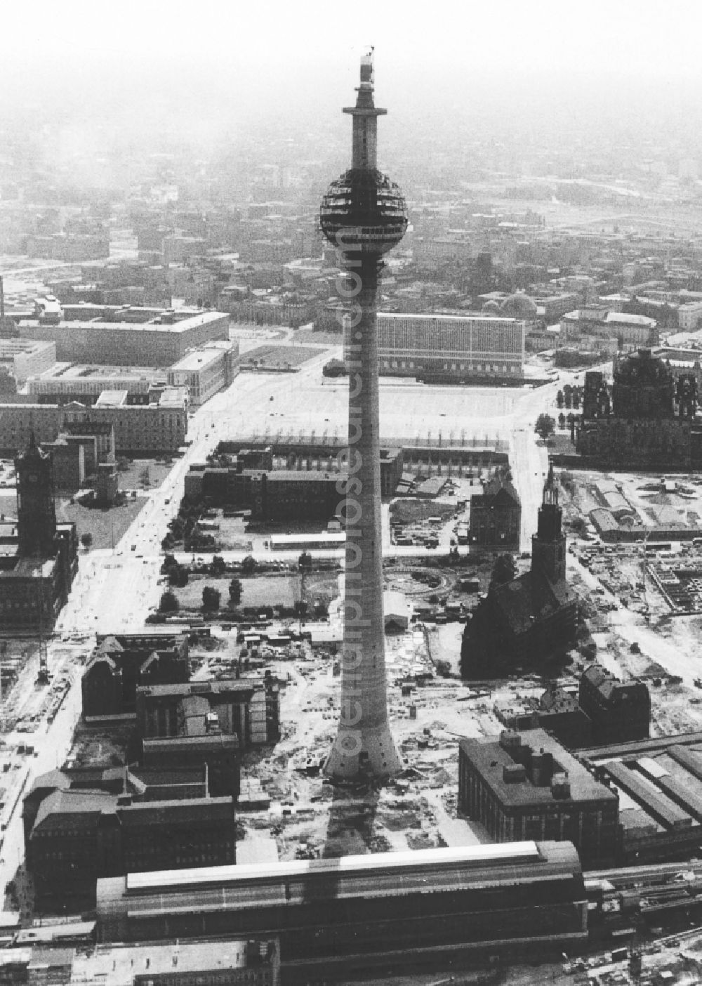 Aerial photograph Berlin - Construction of the Berlin TV tower at Alexanderplatz in Berlin-Mitte