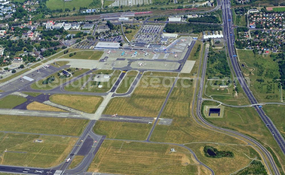 Schönefeld from the bird's eye view: Parking Airbus - Aircraft passenger terminal at the Airport Berlin - Schoenefeld