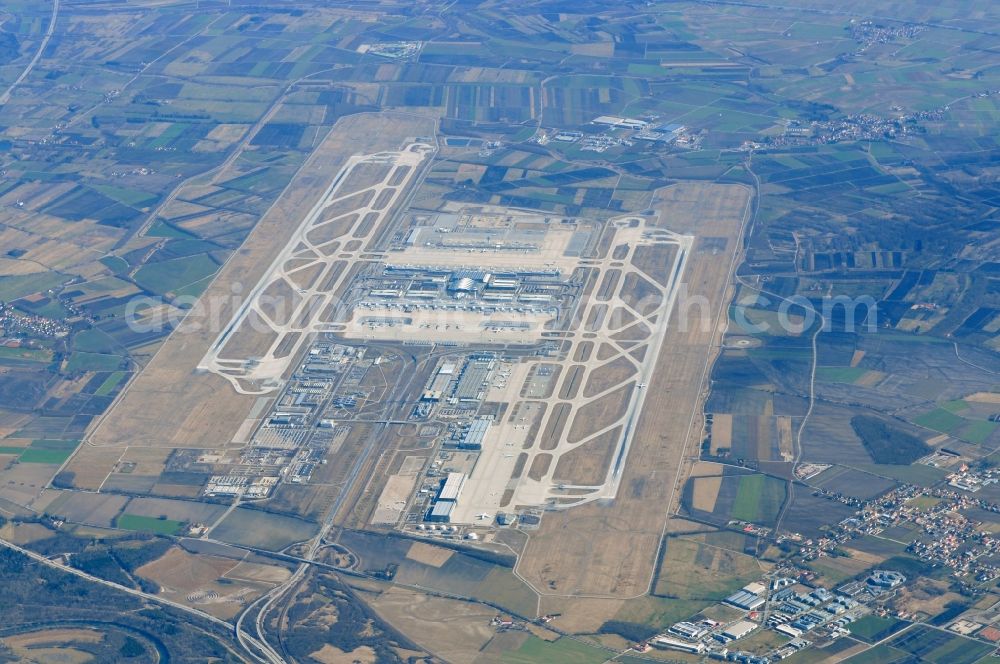 Aerial photograph München - Taxiways, takeoff and landing paths at the airport in Munich, Bavaria