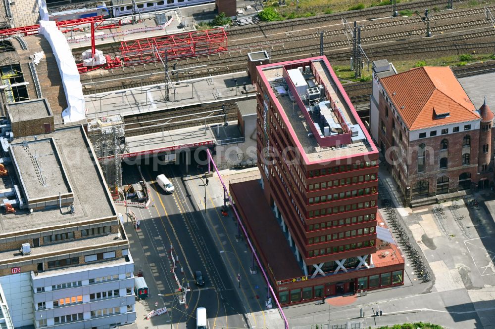 Aerial image Berlin - Construction site for the new building of Rosa-Luxemburg-Stiftung Am Postbahnhof on street Strasse der Pariser Kommune in the district Friedrichshain in Berlin, Germany