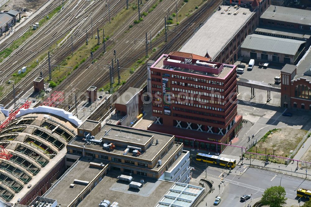 Aerial image Berlin - Construction site for the new building of Rosa-Luxemburg-Stiftung Am Postbahnhof on street Strasse der Pariser Kommune in the district Friedrichshain in Berlin, Germany