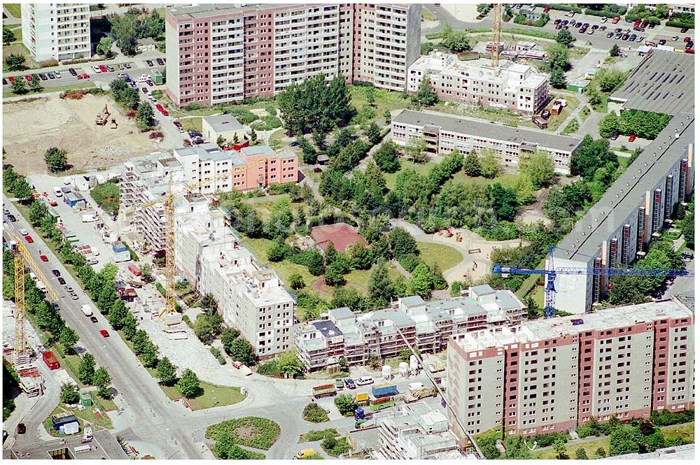 Berlin-Marzahn from the bird's eye view: Blick auf Abrißbaustellen in der Wohnsiedlung Havemannstraße - Rosenbecker Straße / Eichhorster Straße in Berlin-Marzahn / Ahrensfelde. Ein Projekt der DEGEWO / WBG Marzahn. Baufirmen: