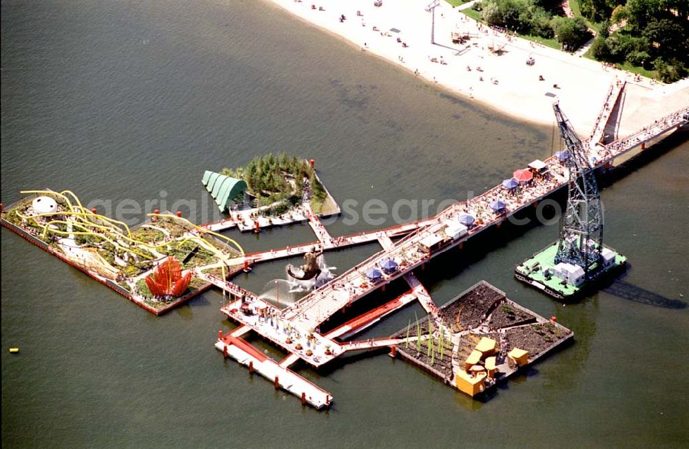 Rostock / Mecklenburg Vorpommern from the bird's eye view: Rostock / Mecklenburg Vorpommern Gelände der 9A ( internationale Gartenbauausstellung in Rostock) Schwimmende Gärten (karge Insel, grüne Insel, Blüteninsel)