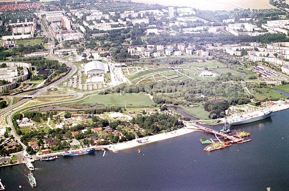 Aerial image Rostock / Mecklenburg Vorpommern - Rostock / Mecklenburg Vorpommern Gelände der 9A ( internationale Gartenbauausstellung in Rostock) *Schwimmende Gärten (karge Insel, grüne Insel, Blüteninsel) *Traditionsschiff (Gastronomie, Schifffahrtsmuseum)