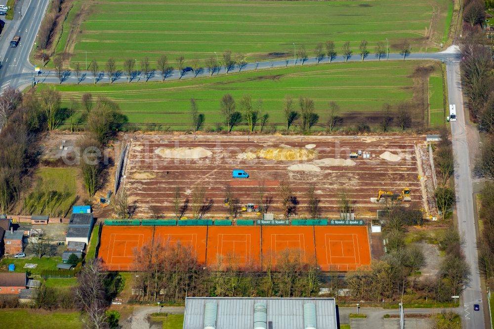 Bottrop from the bird's eye view: Tennis court sports field District sports complex Kirchhellen in Bottrop in the state North Rhine-Westphalia