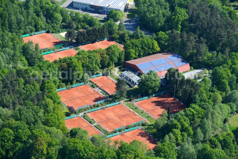 Bielefeld from the bird's eye view: Tennis court sports field of TC Brackwede e.V. in the district Brackwede in Bielefeld in the state North Rhine-Westphalia, Germany