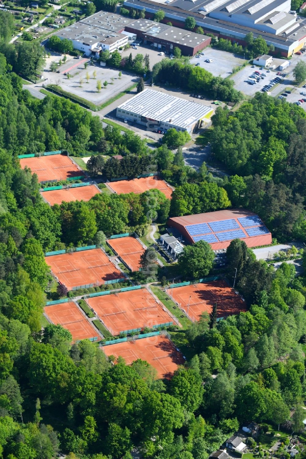 Aerial image Bielefeld - Tennis court sports field of TC Brackwede e.V. in the district Brackwede in Bielefeld in the state North Rhine-Westphalia, Germany