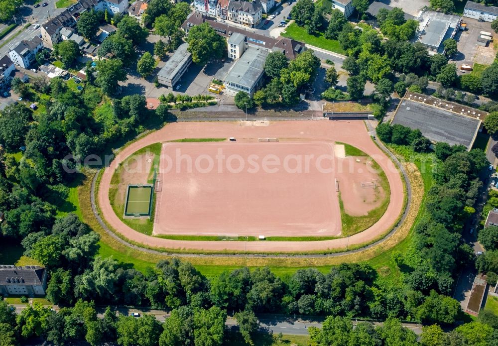 Aerial photograph Essen - Tennis court sports field destrict Borbeck-Mitte in Essen in the state North Rhine-Westphalia