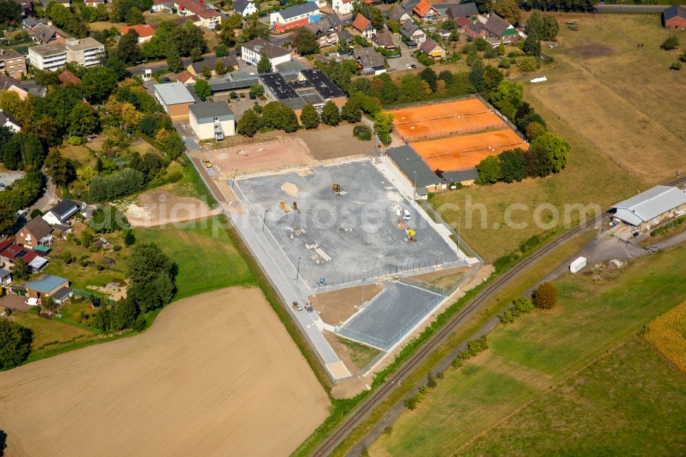 Aerial photograph Hamm - Tennis court sports field of the VfL Mark 1928 e.V. beside the construction side for a new sports field in Hamm in the state North Rhine-Westphalia