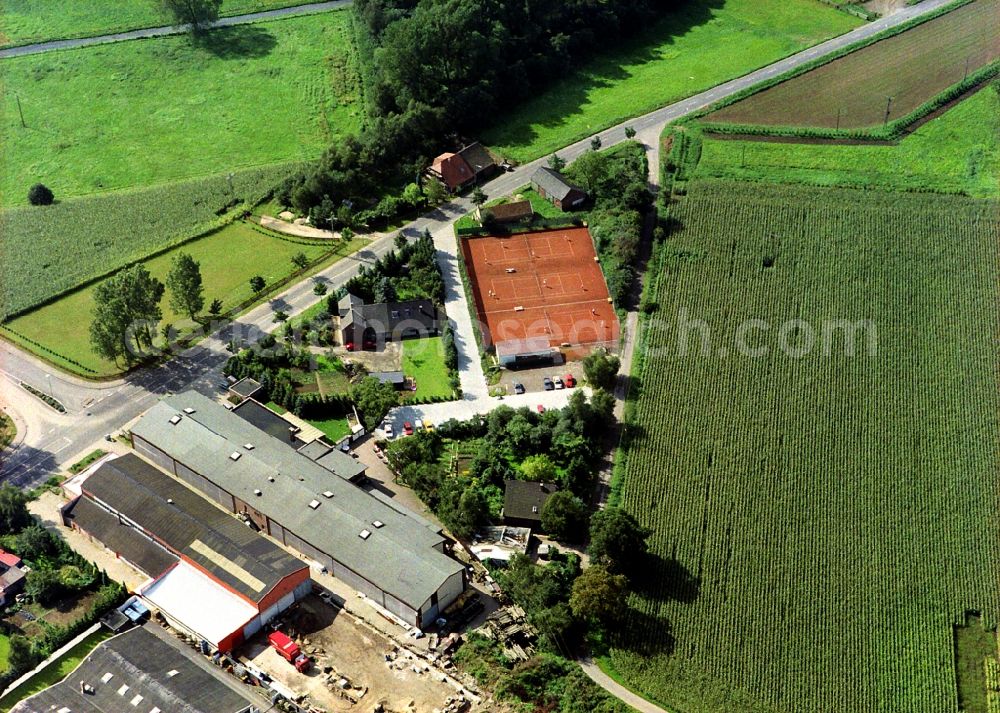 Issum from the bird's eye view: Tennis court sports field am Nordring in the district Sevelen in Issum in the state North Rhine-Westphalia