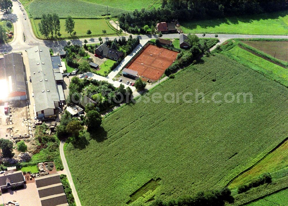 Aerial image Issum - Tennis court sports field am Nordring in the district Sevelen in Issum in the state North Rhine-Westphalia