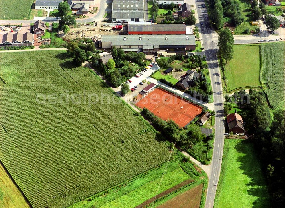 Aerial photograph Issum - Tennis court sports field am Nordring in the district Sevelen in Issum in the state North Rhine-Westphalia