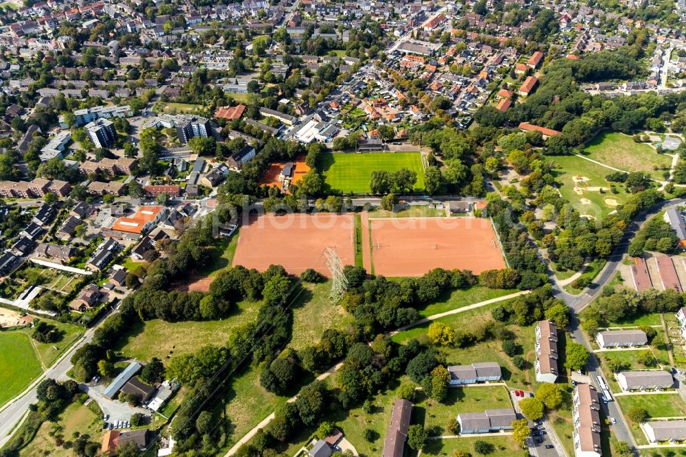 Aerial photograph Dinslaken - Tennis court sports field in the district Eppinghoven in Dinslaken in the state North Rhine-Westphalia, Germany