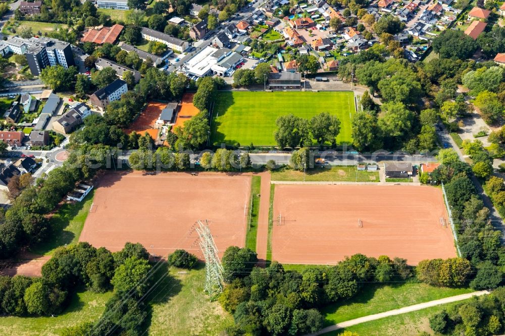 Dinslaken from above - Tennis court sports field in the district Eppinghoven in Dinslaken in the state North Rhine-Westphalia, Germany